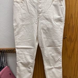 Cream Old Navy Rockstar Jeans.